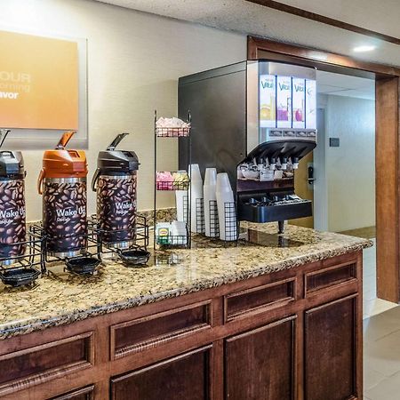 Comfort Inn & Suites West Springfield Dış mekan fotoğraf