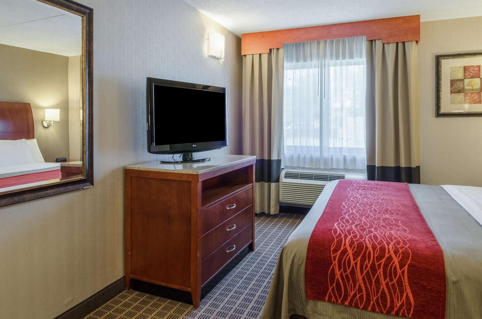 Comfort Inn & Suites West Springfield Dış mekan fotoğraf