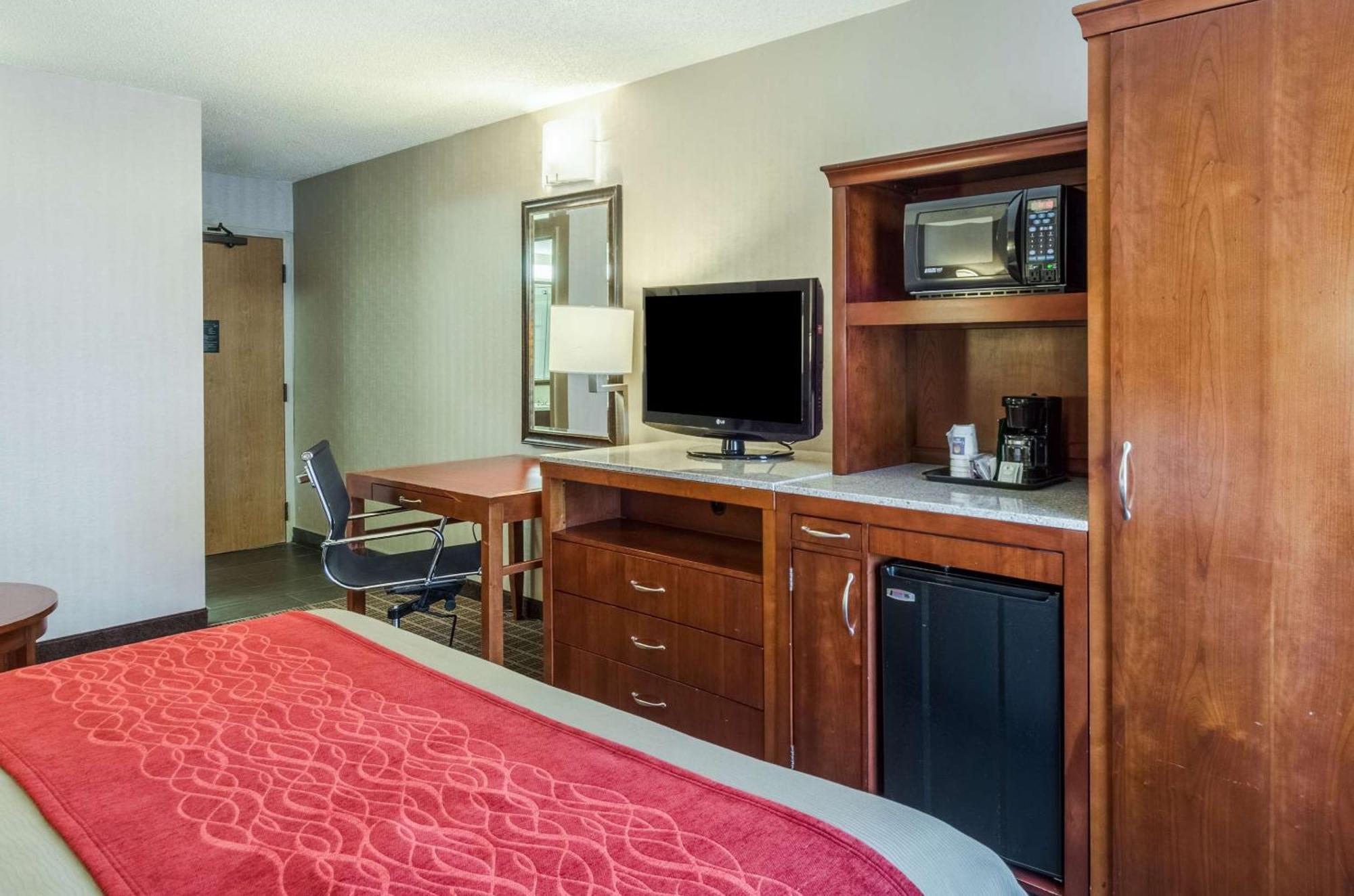 Comfort Inn & Suites West Springfield Dış mekan fotoğraf