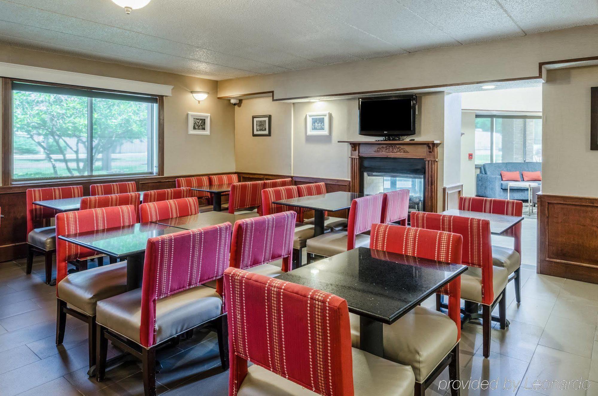 Comfort Inn & Suites West Springfield Dış mekan fotoğraf