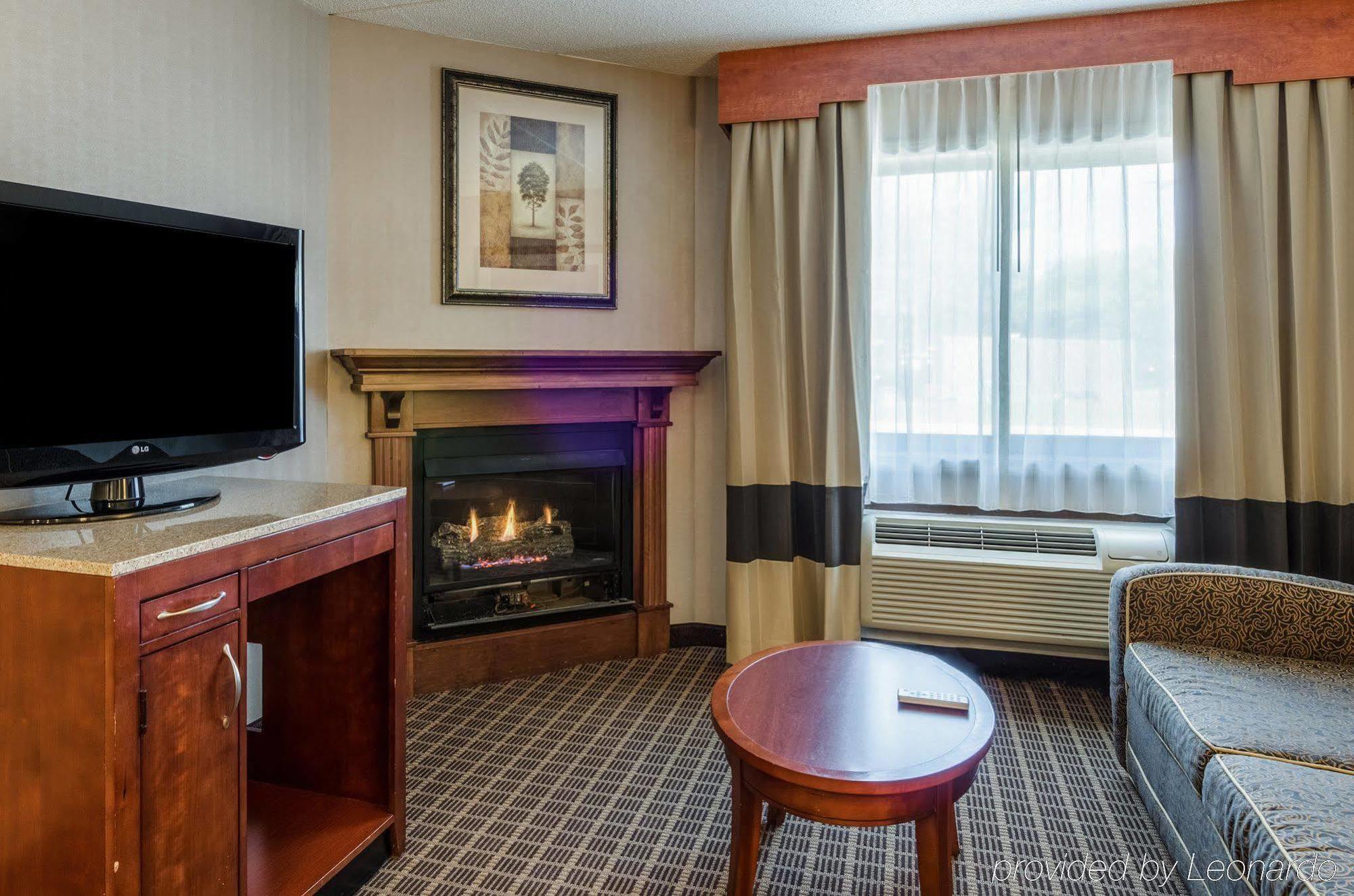 Comfort Inn & Suites West Springfield Dış mekan fotoğraf